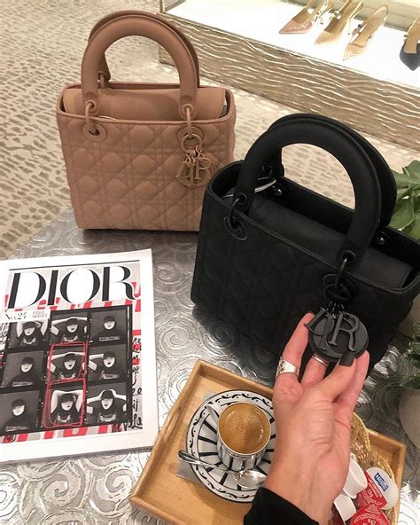 lady dior tasche schwarz matt|Lady Dior ultramatte bag.